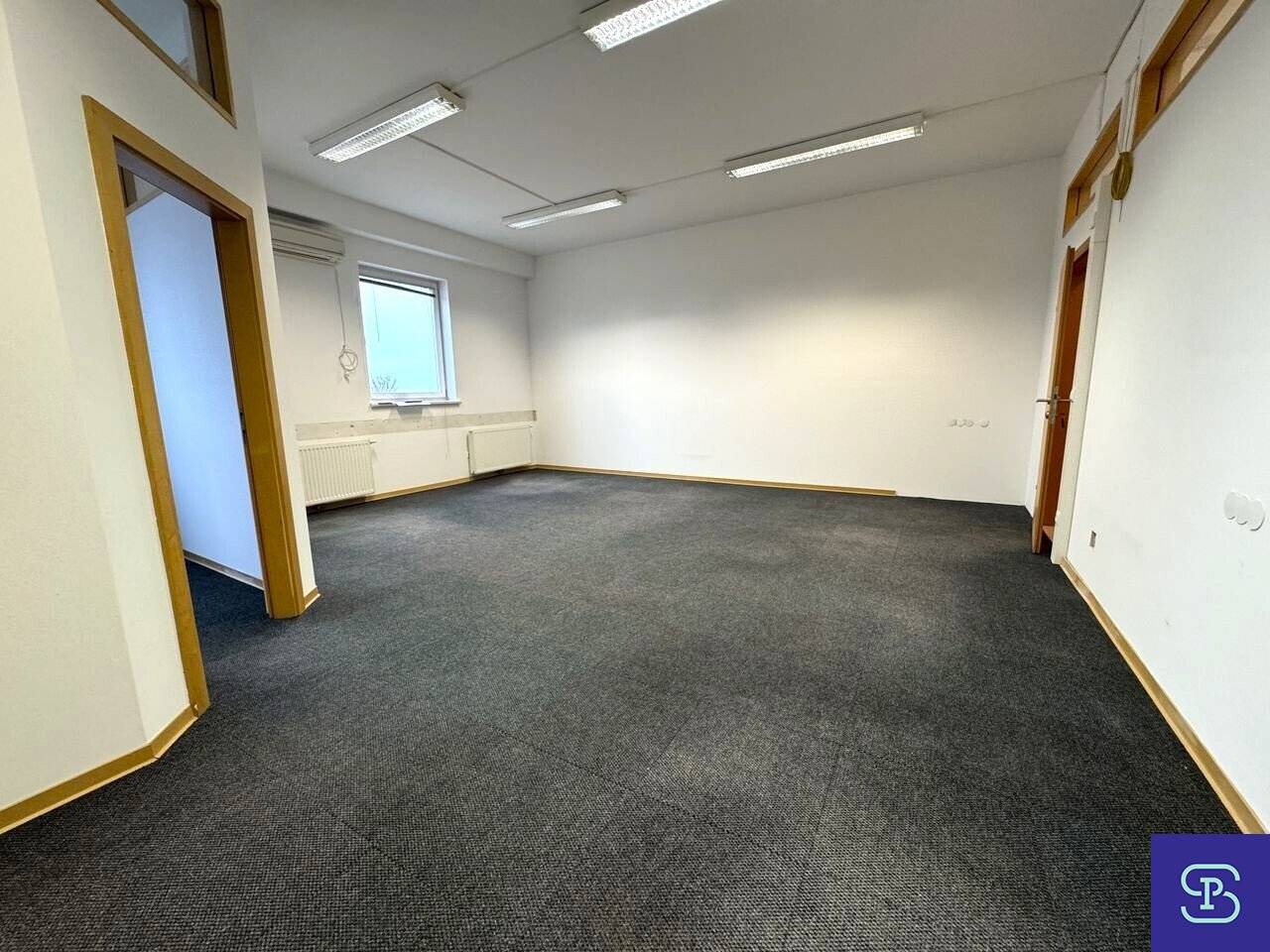 Affordable 68 m² office unit with central heating near Rautenweg Vienna 1220