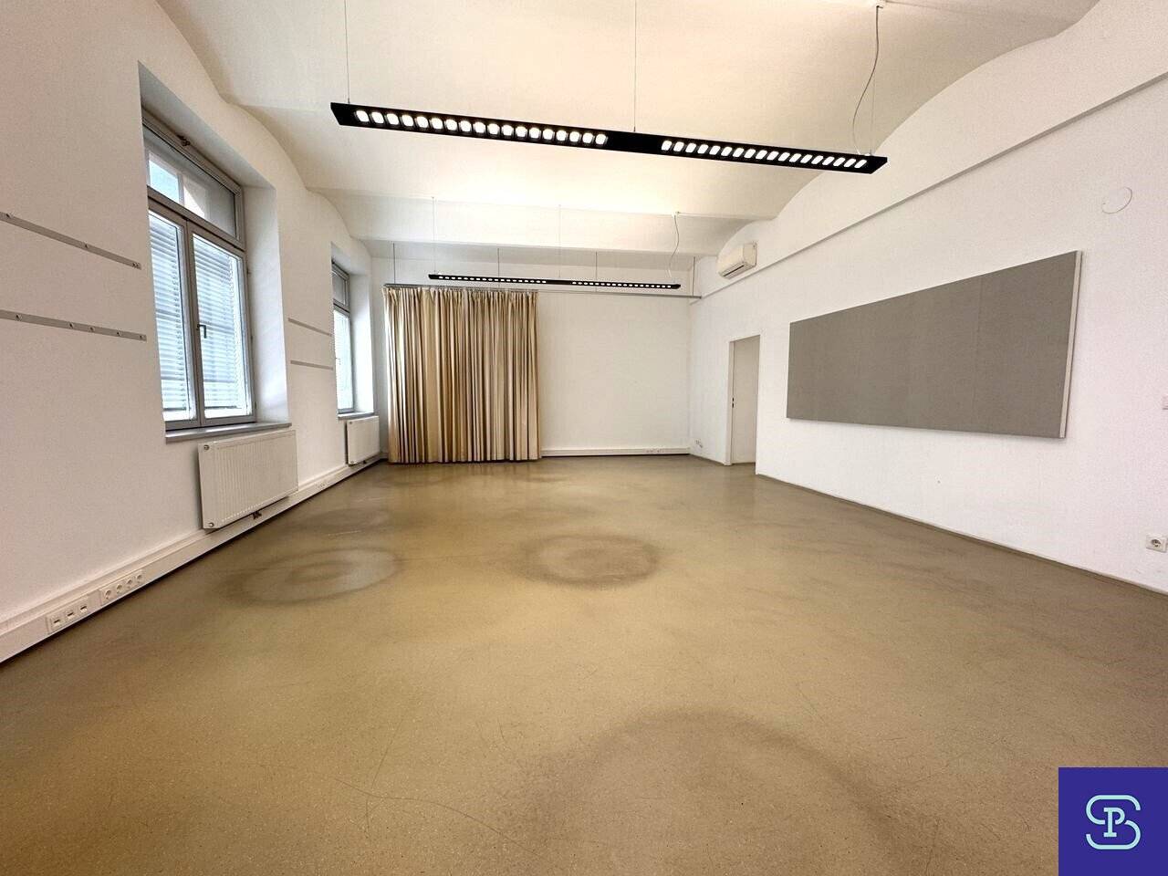 Representative 162 m² Commercial Loft with Air Conditioning and District Heating in a Prime Location 1060 Vienna