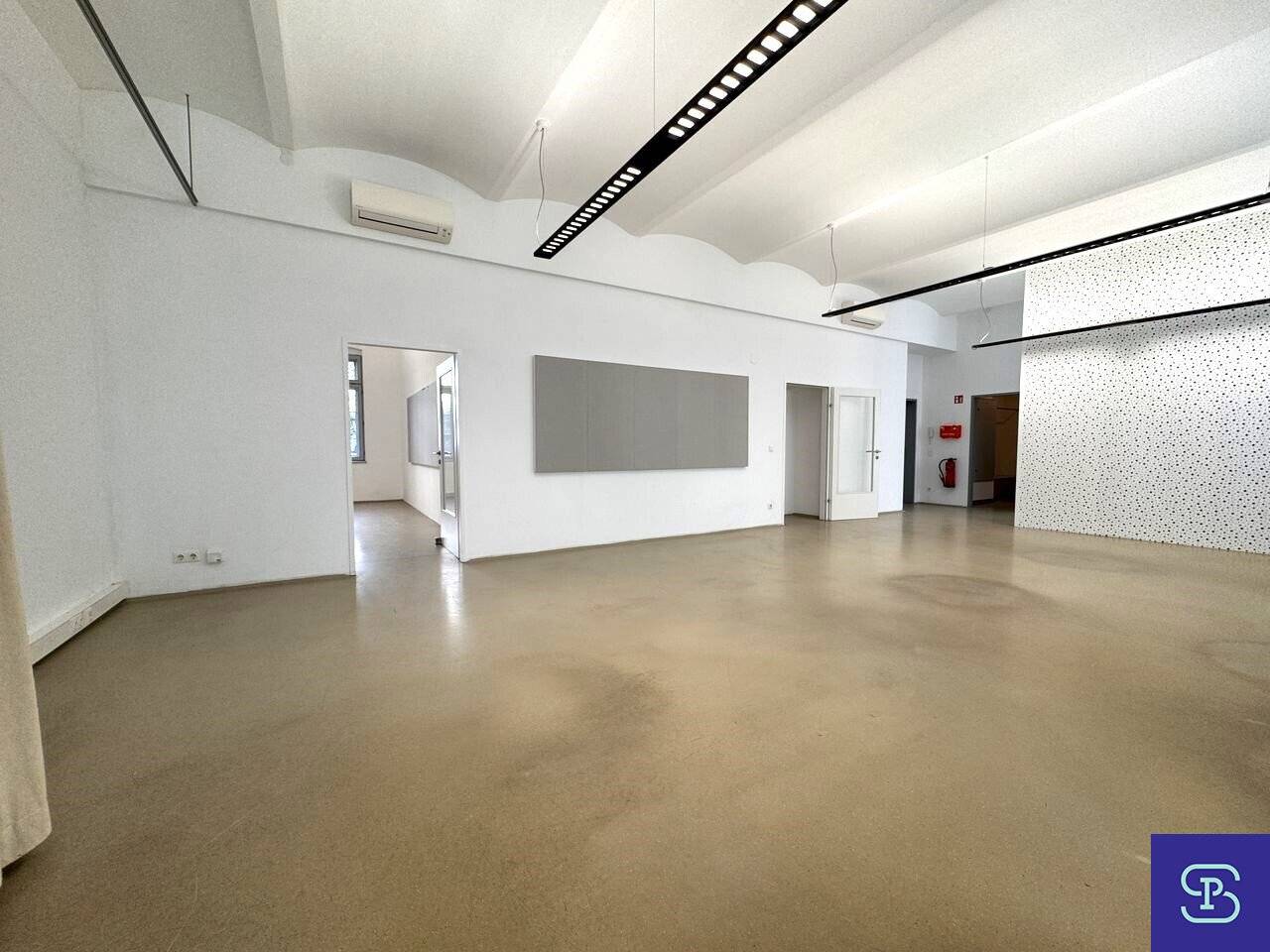 Representative 162 m² Commercial Loft with Air Conditioning and District Heating in a Prime Location 1060 Vienna