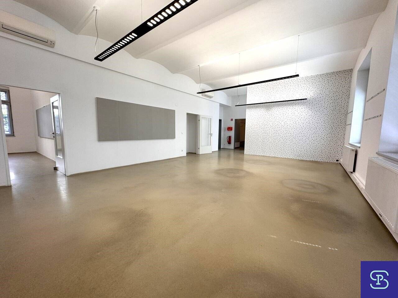 Representative 162 m² Commercial Loft with Air Conditioning and District Heating in a Prime Location 1060 Vienna