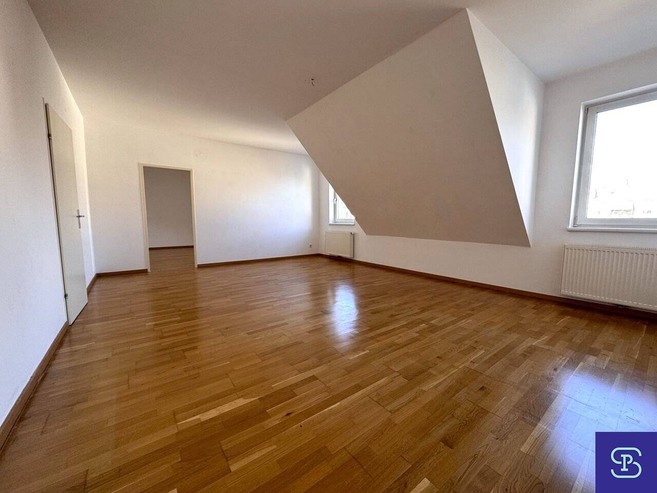 Commission-free: Permanent 99 m² attic apartment with 3 rooms near U1
v?0?  (Note: This line is placeholder)