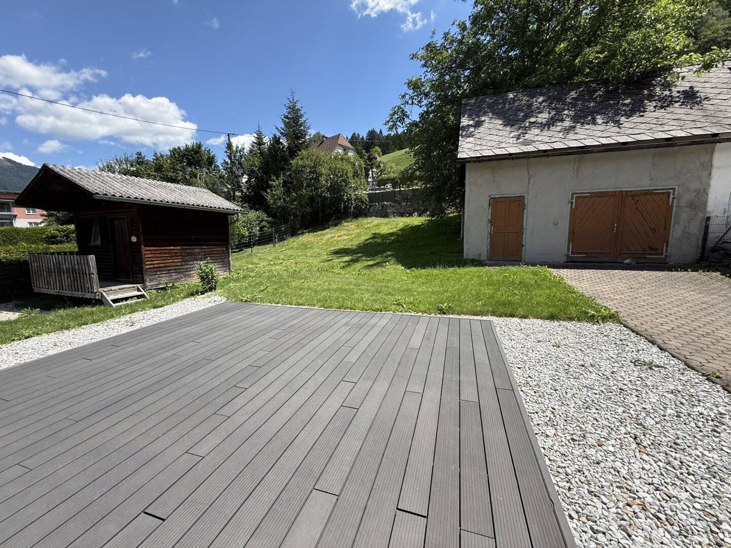 Charmantes Wohnhaus mit Nebengebäude, Gartenhaus und Carport!