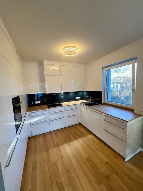 Seenahe 2-Zi.-Wohnung mit 18m² Balkon