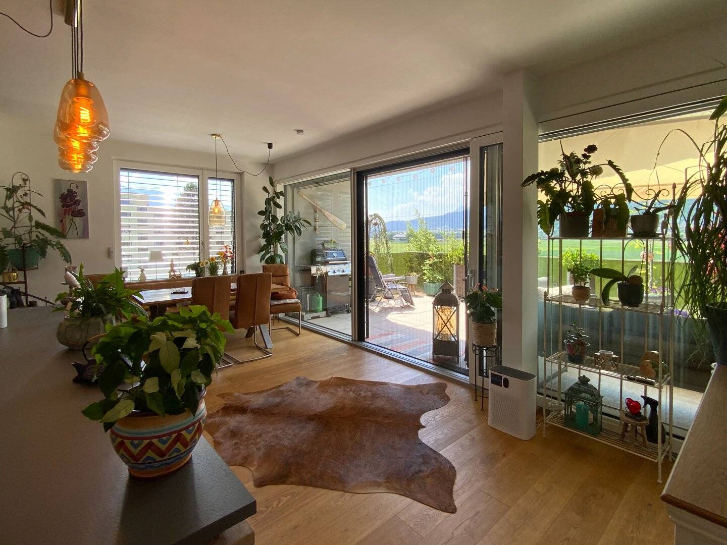 Rent very spacious 4 room penthouse apartment with roof terrace, loggia and two underground garage spaces 6130 Schwaz