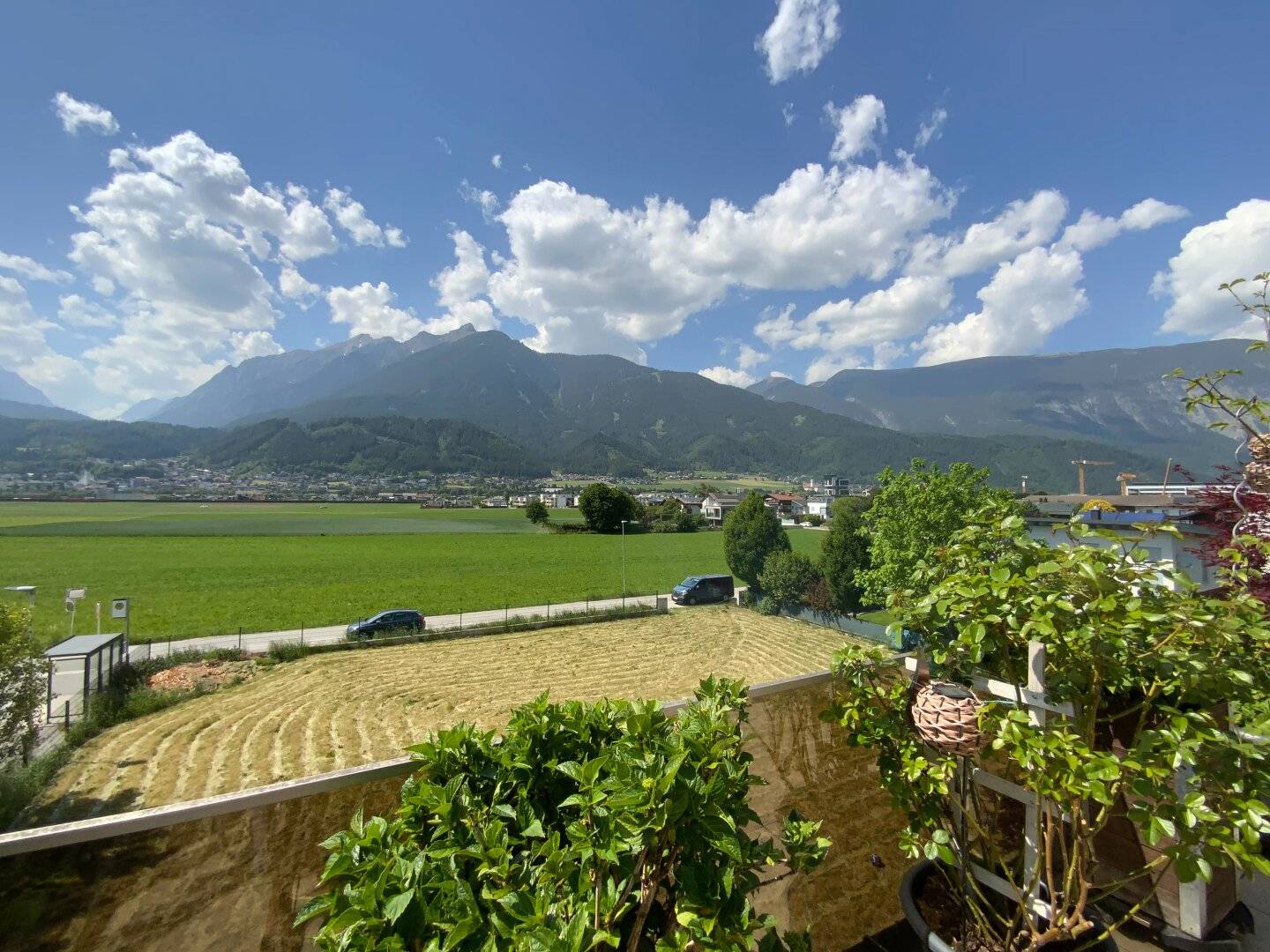 Rent very spacious 4 room penthouse apartment with roof terrace, loggia and two underground garage spaces 6130 Schwaz