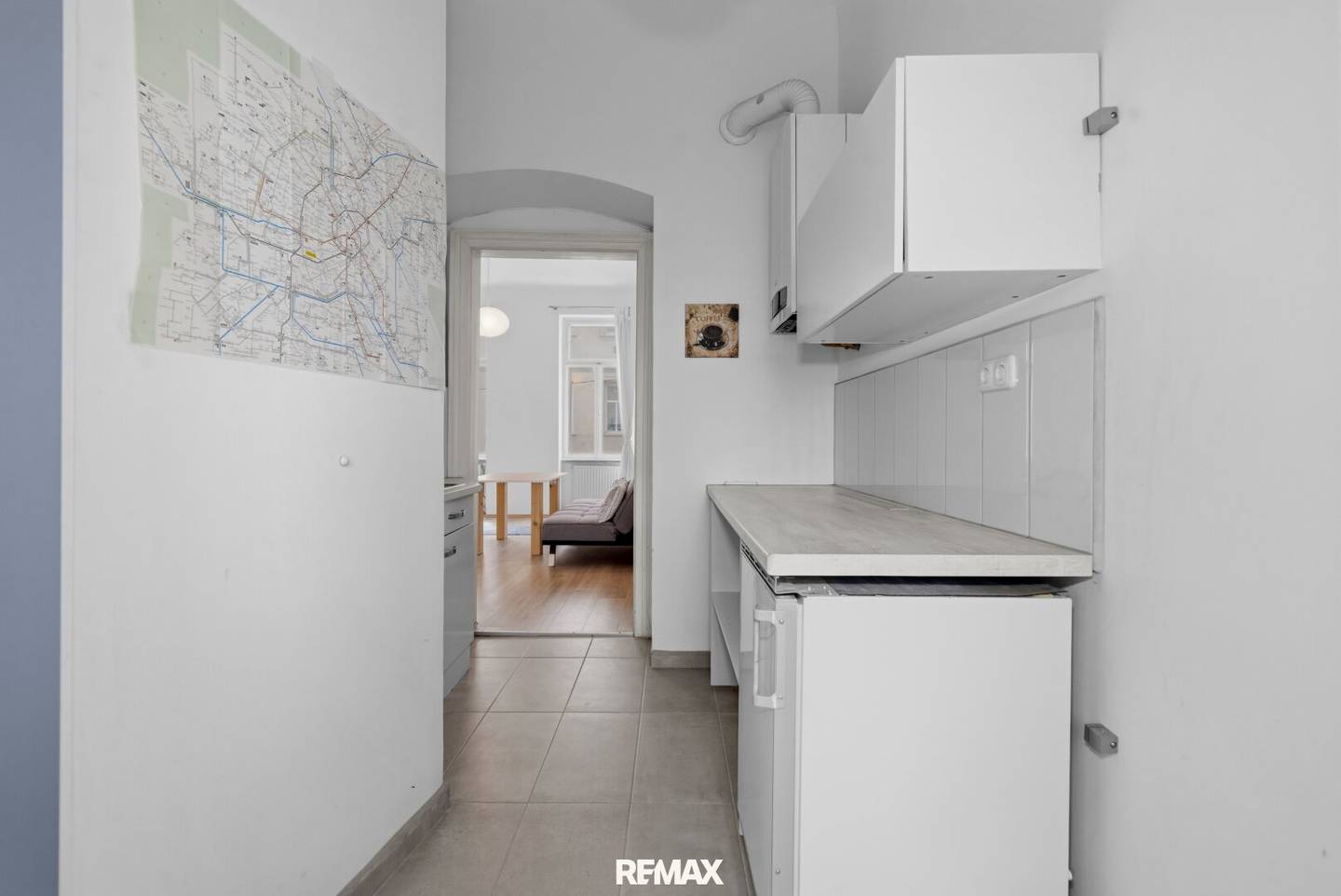 Charming old building apartment in a quiet location near Schönbrunn, bright, friendly and perfectly connected,