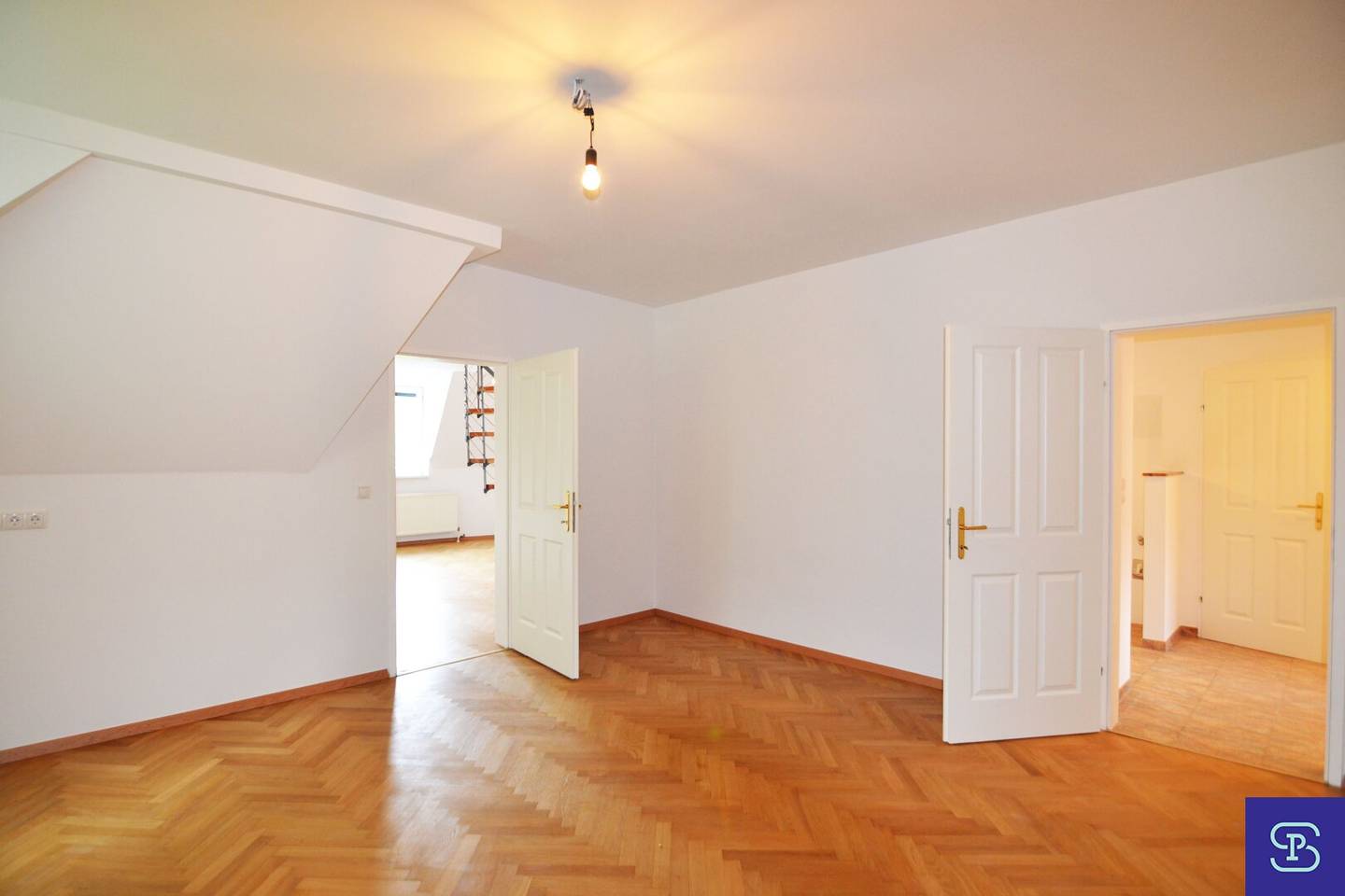 Renovated 109 m² attic apartment with gallery near Lainzer Tiergarten 1130 Wien