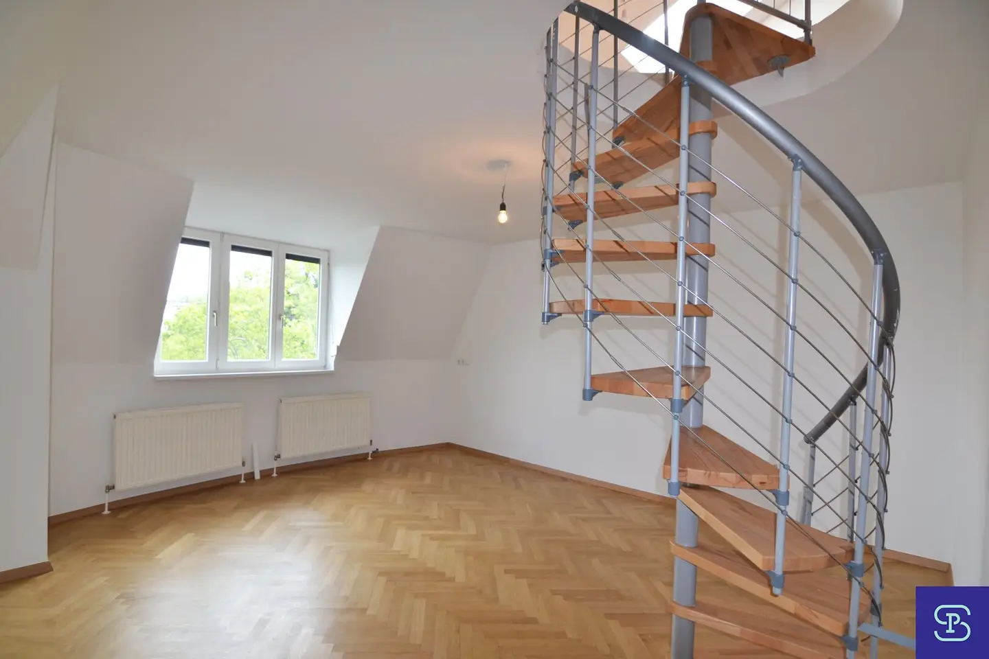 Renovierte 109m² DG-Wohnung mit Galerie Nahe Lainzer Tiergarten - 1130 Wien