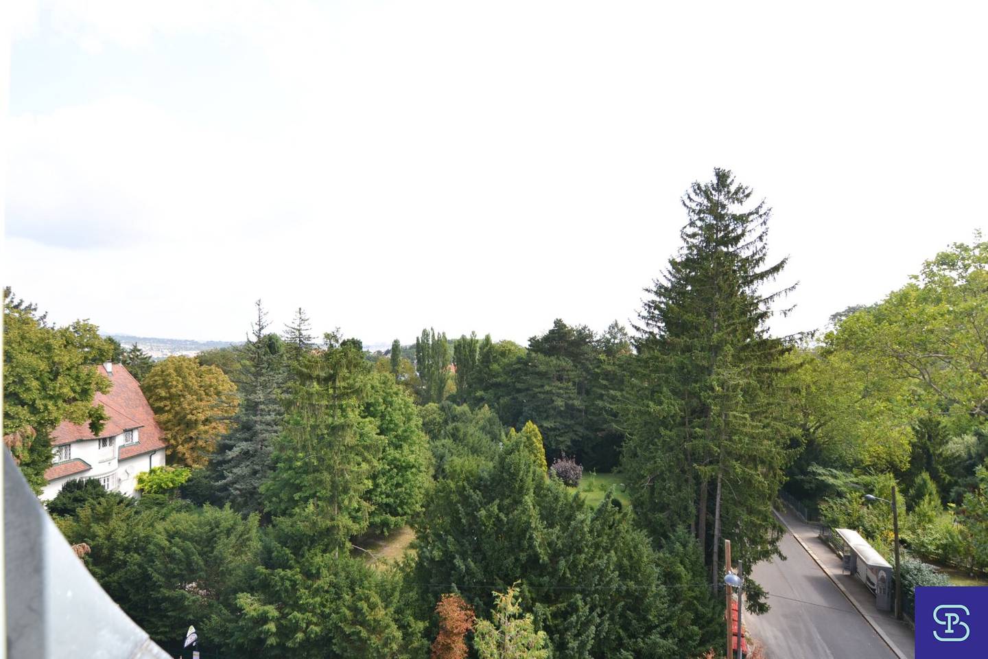Renovated 109 m² attic apartment with gallery near Lainzer Tiergarten 1130 Wien