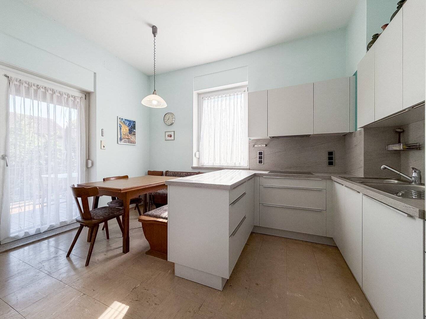 Historical villa with character in a desirable residential area in Eggenberg