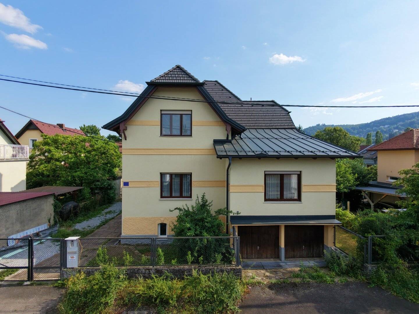 Historical villa with character in a desirable residential area in Eggenberg