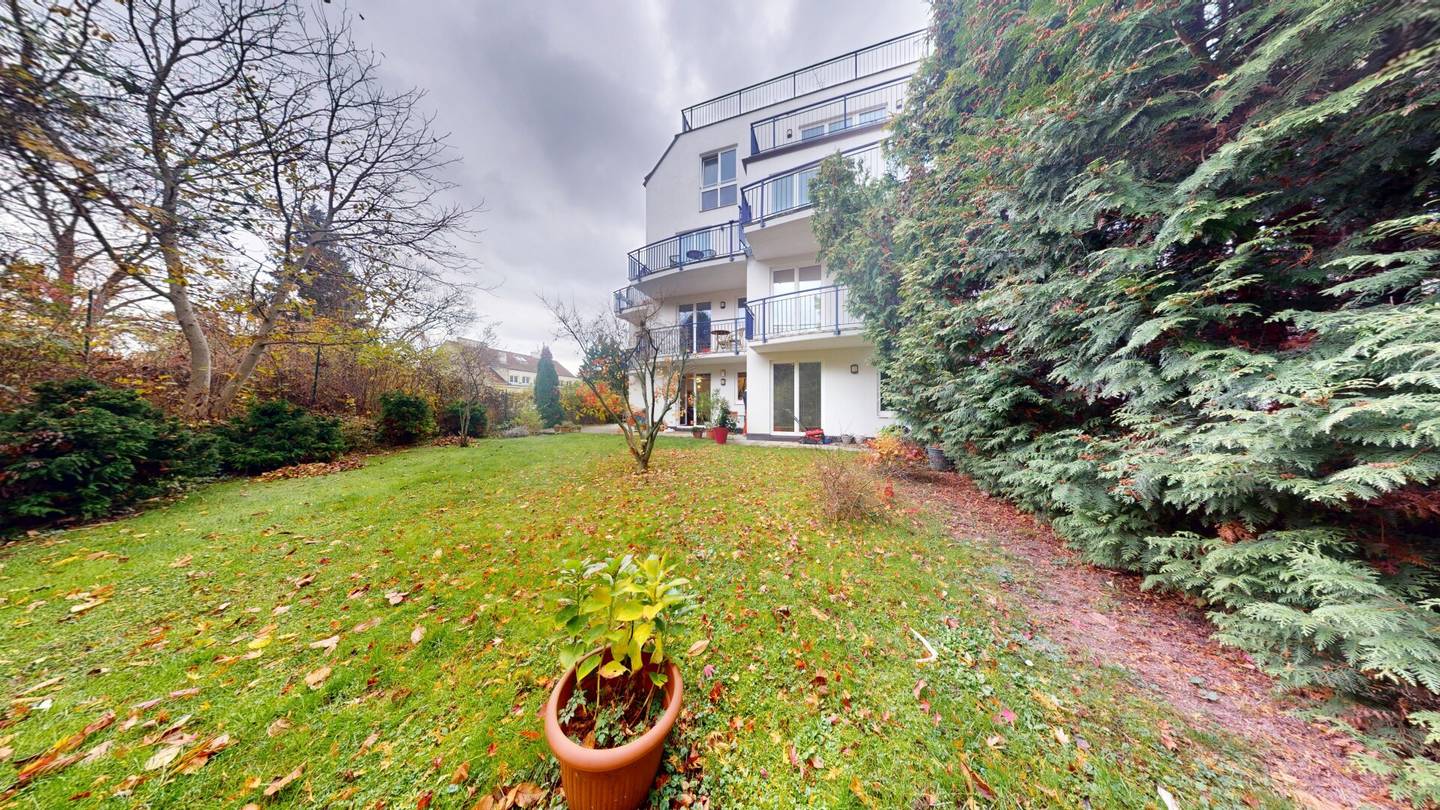 Unique garden apartment | Feels like a house of its own.