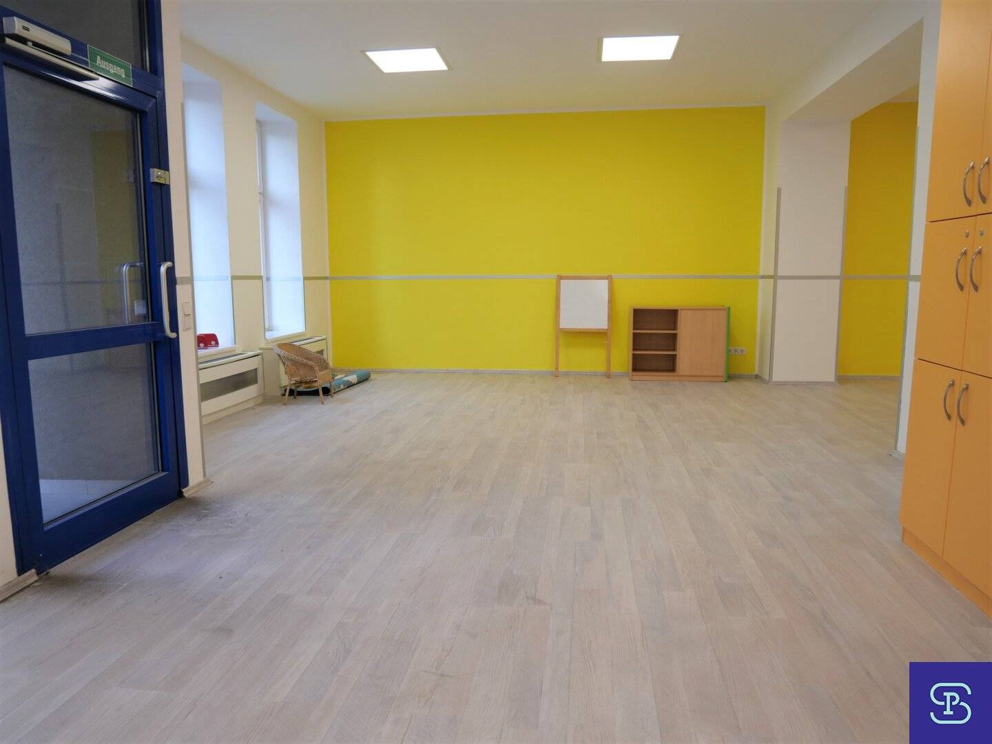 Unlimited term 235 m² retail space in a high traffic location 1110 Vienna