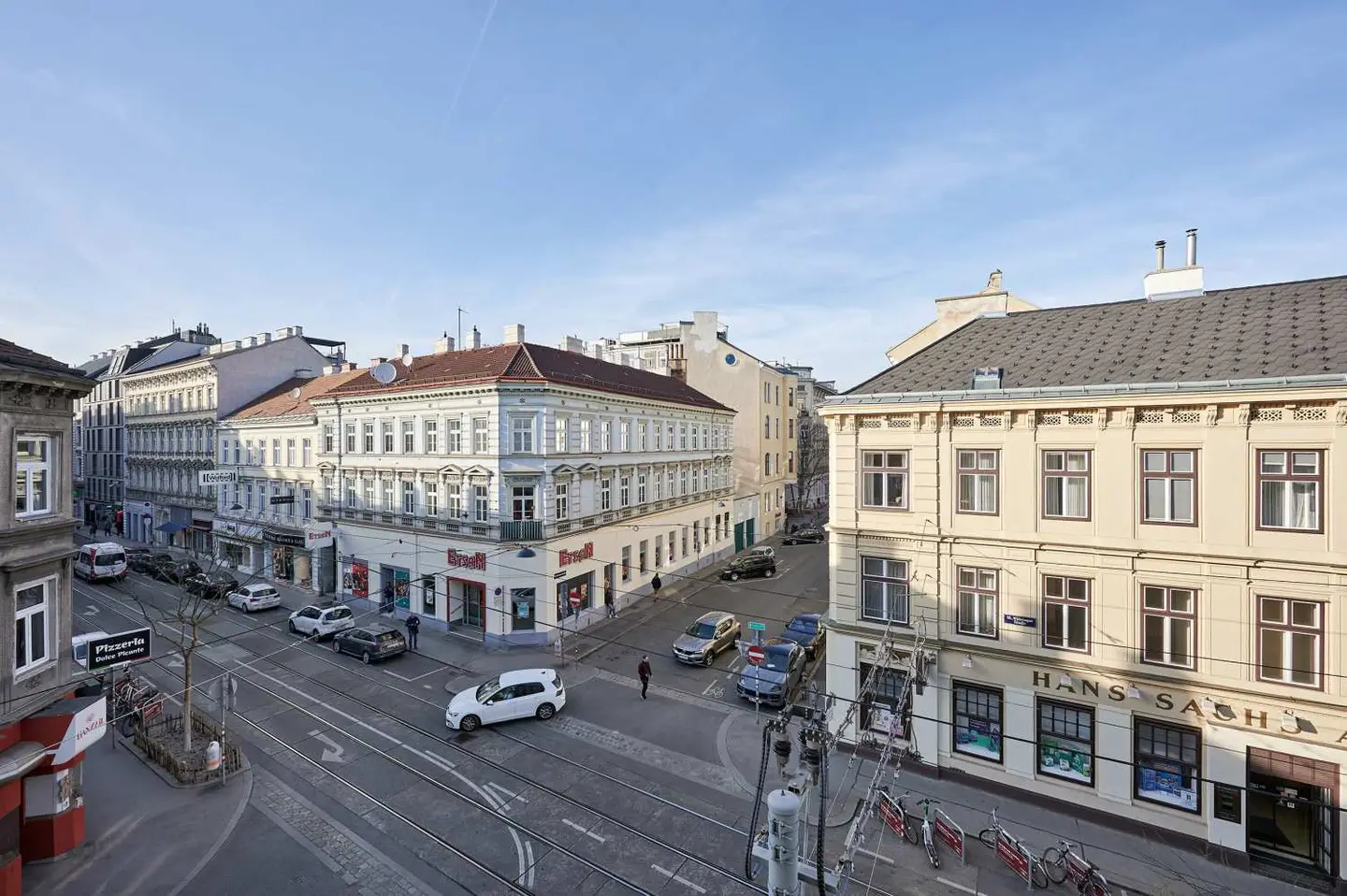 Old building apartment with elevator near Kutschkermarkt U6