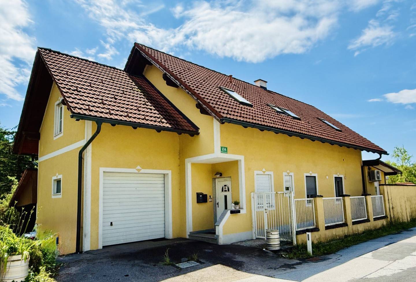 Spacious house in Graz top location in Graz top location? No, this is a mistake. Please use: Spacious house in Graz top location in Graz top location.