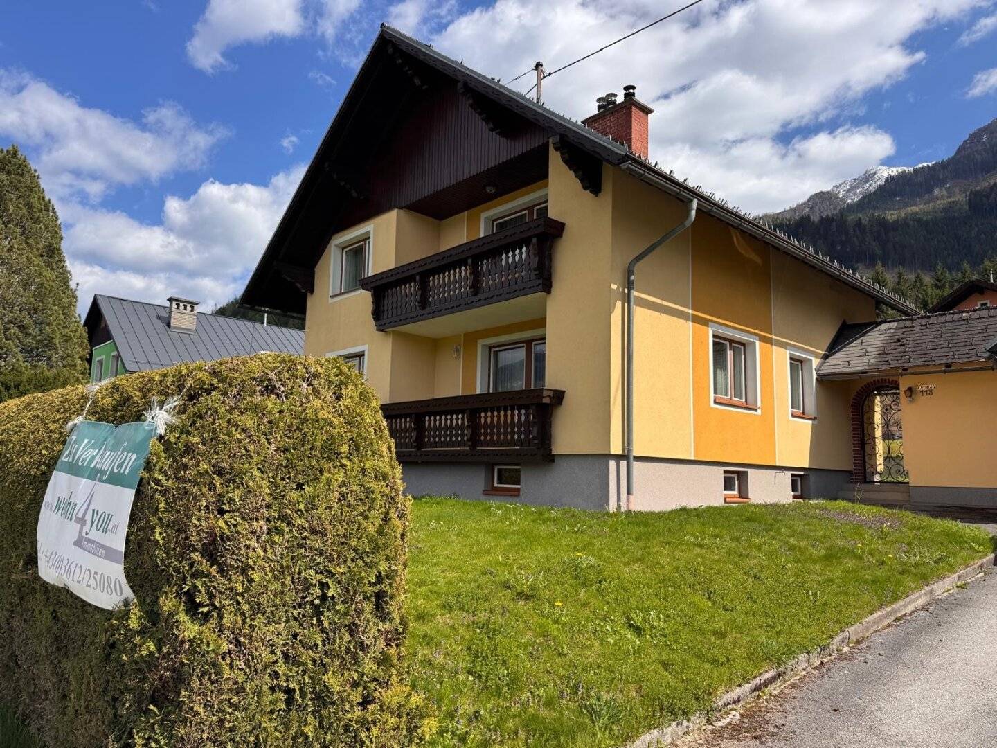 Gepflegtes Wohnhaus mit Nebengebäude, Garage, voll unterkellert,  in Admont mit traumhaftem Bergblick