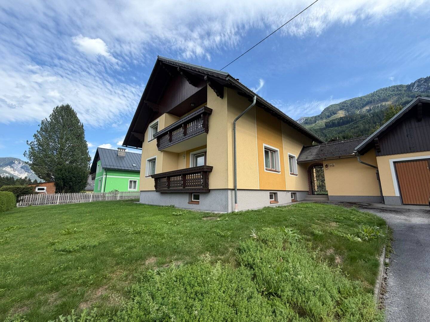 Well-maintained residential house with outbuilding, garage, with a full basement, in Admont with a dreamlike mountain view