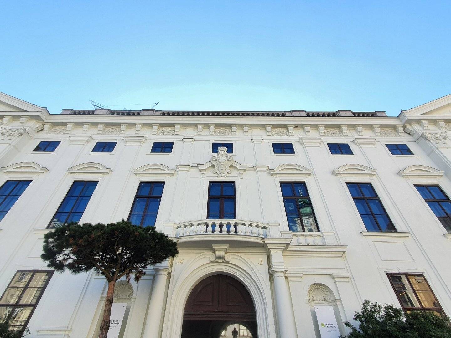 Representative office space in Palais Harrach (1039m²)