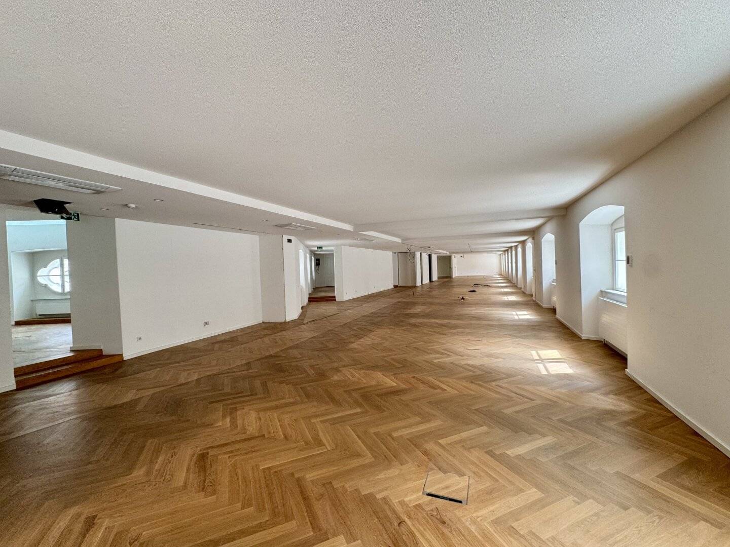 Representative office space in Palais Harrach (1039m²)