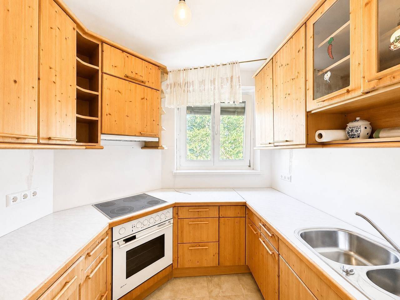 Well laid out two room apartment with loggia, separate kitchen and car parking space