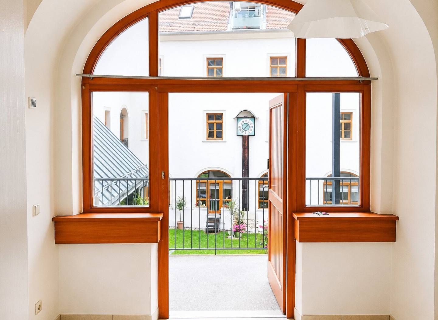 Märchenhaft wohnen im Schloss Herberstorf: 3-Zimmer-Wohnung mit neu ausgestatteter, separater Küche