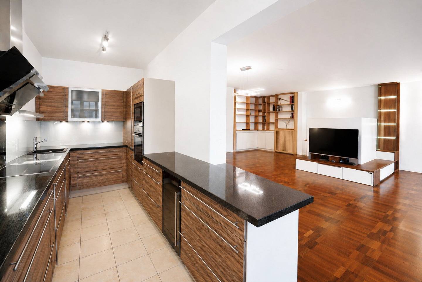 Großzügige Wohnung mit Garten & Garage in Mauer!