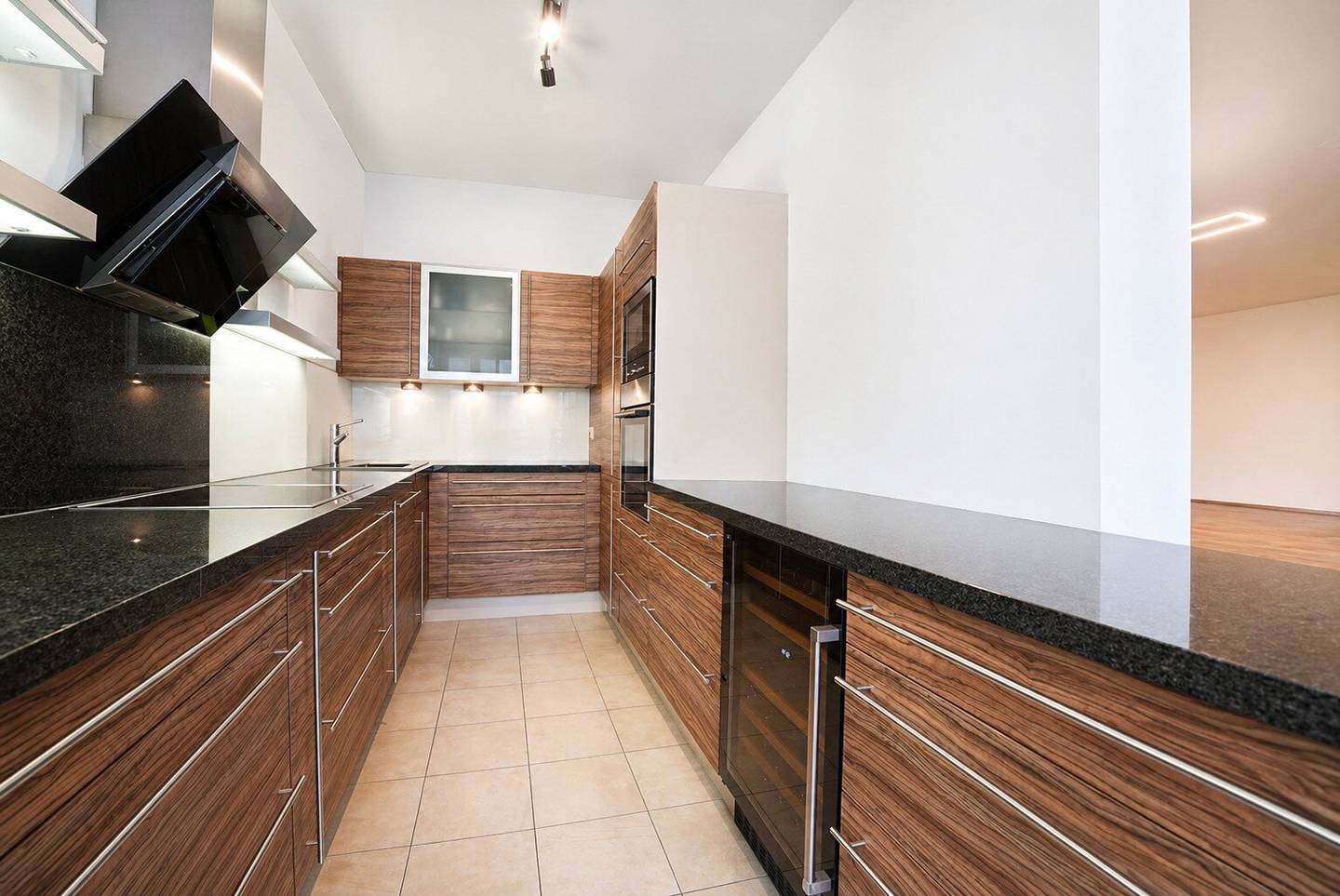 Practice/Office with Garden &amp; Garage in Mauer!