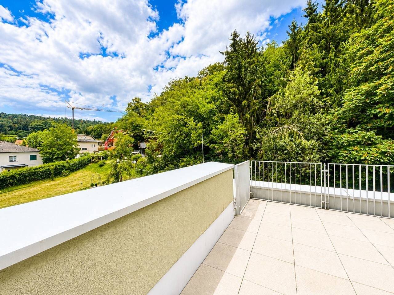 Traum-Penthousewohnung mit großer Sonnenterrasse in LKH-Nähe