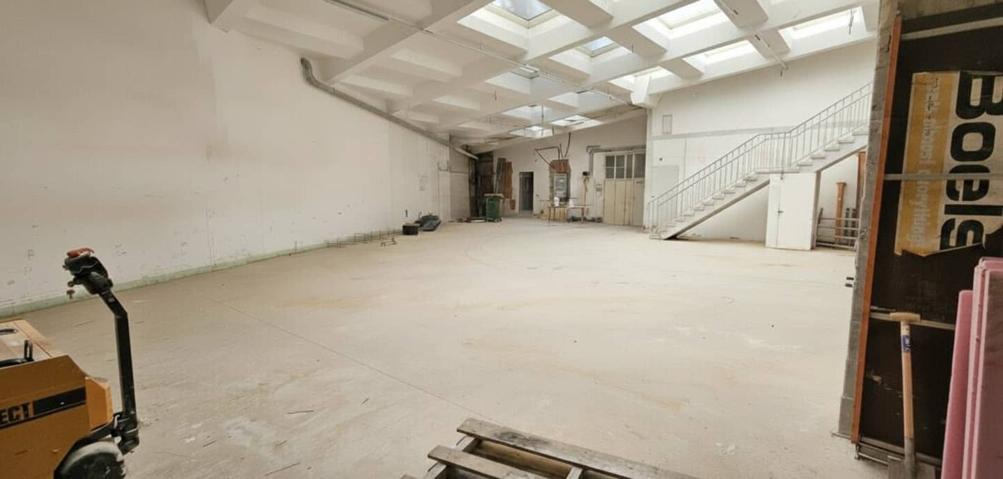 Commercial hall with office space – ca. 760 m²