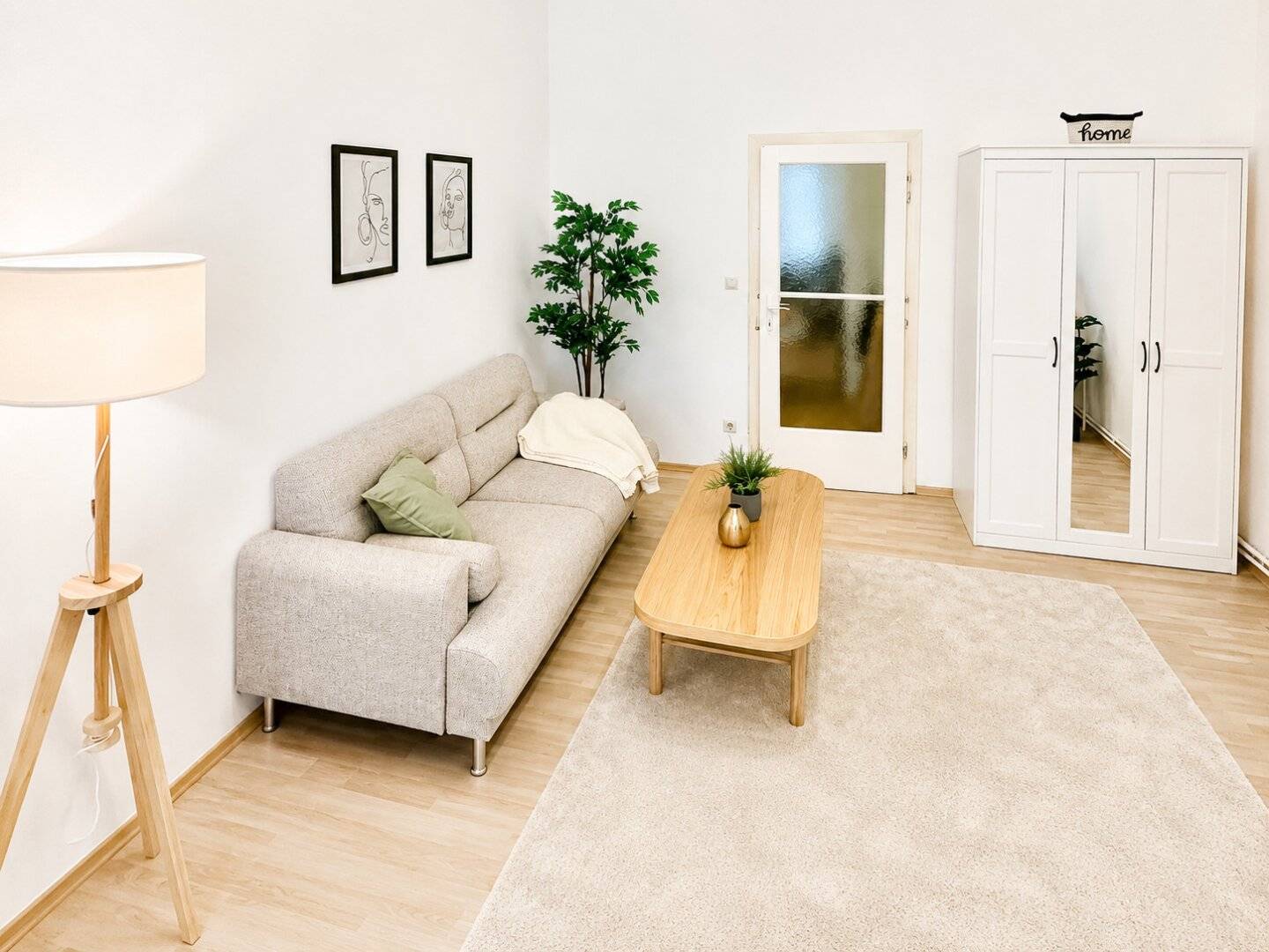 Fully furnished 2-room apartment in central location | Ideal for investors and owner-occupiers