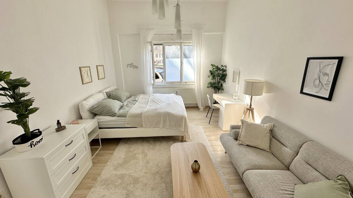 Fully furnished 2-room apartment in central location | Ideal for investors and owner-occupiers