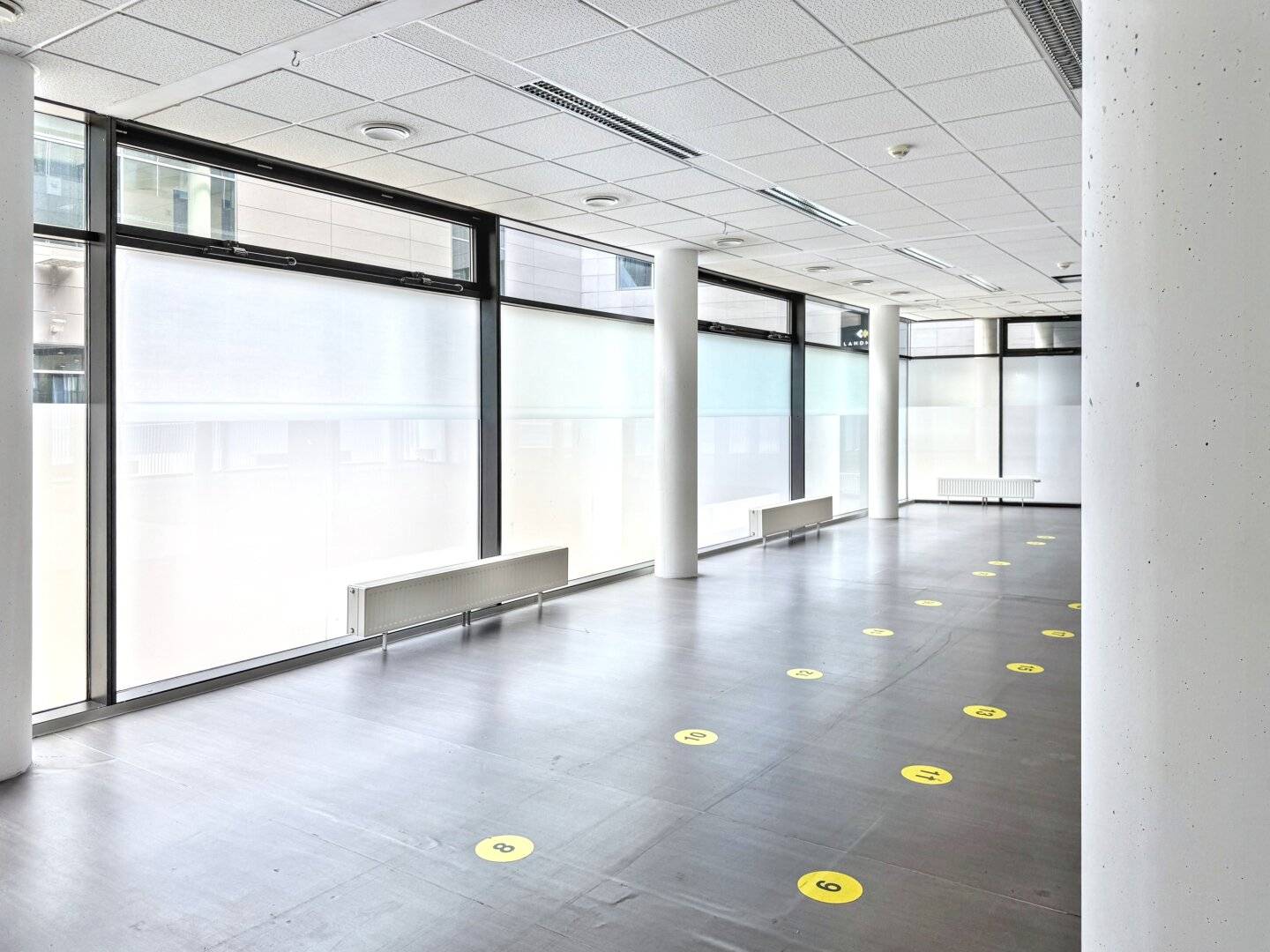 500 m² modern shop space | 4 m room height possiblees? no check? I must fix - The string should be correct: 500 m² modern shop space | 4 m room height possible