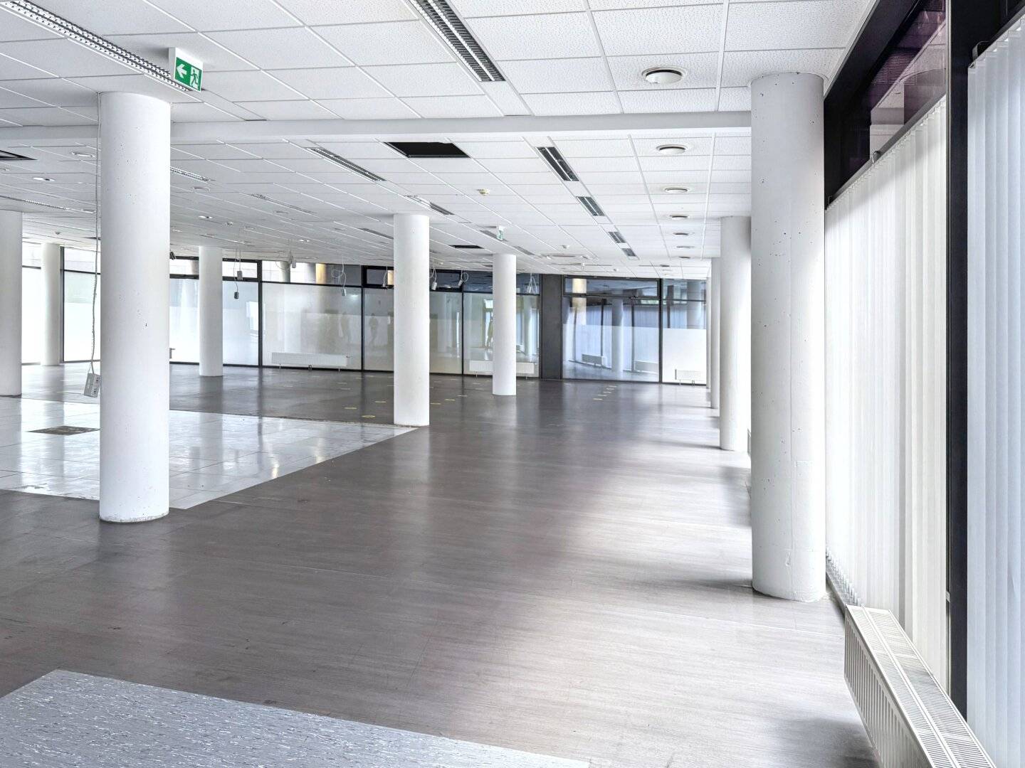 500 m² modern shop space | 4 m room height possiblees? no check? I must fix - The string should be correct: 500 m² modern shop space | 4 m room height possible