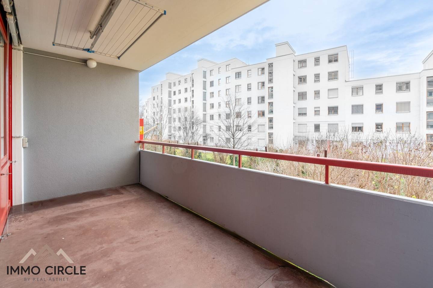 Dreamlike four room apartment with sunny loggia and in house wellness area