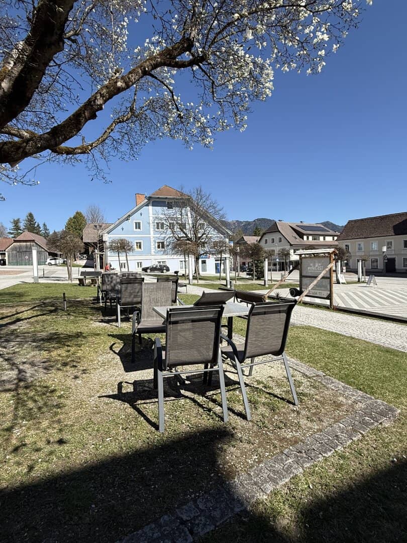 Wohn- Gewerbeobjekt im Zentrum von Stainach mit Gastgarten