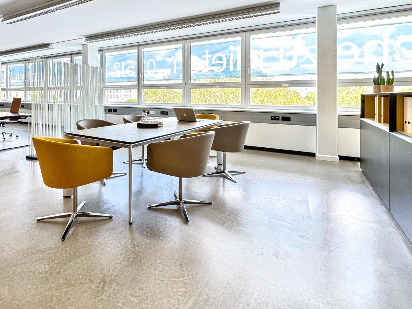 Blick auf die Secession | 650m2 Bürofläche