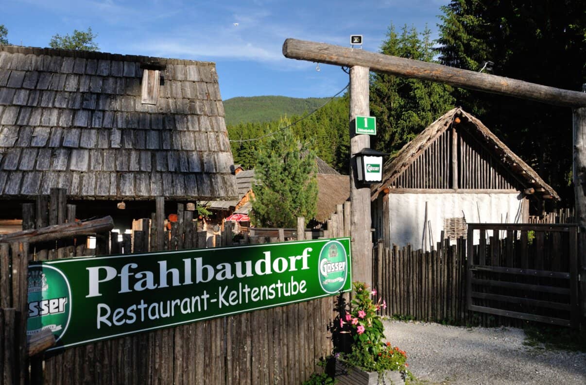 Gastronomiebetrieb "Pfahlbaudorf" am Weberteich