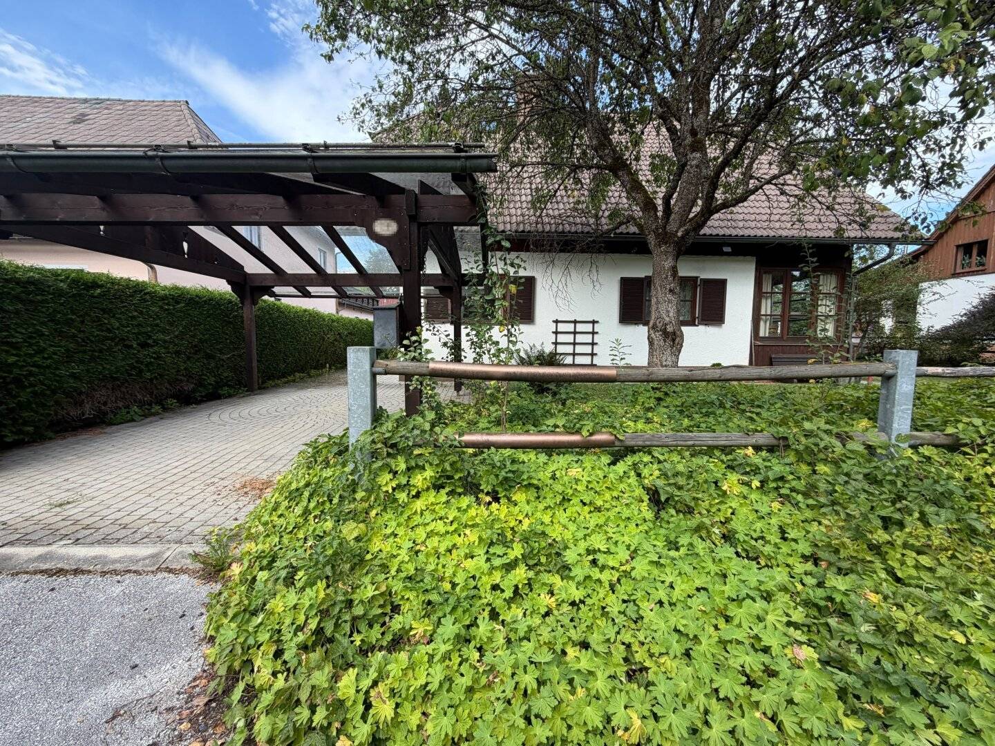 Residential house in Admont in a wonderfully quiet location with a stylish winter garden and carport