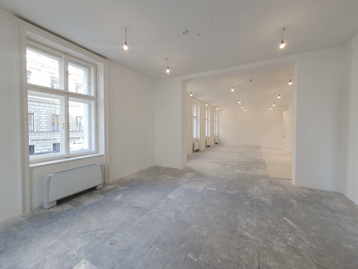First Occupancy — Prestigious Office Space on Rathausstraße - 1,293.54 m²