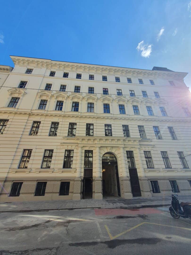 First Occupancy — Prestigious Office Space on Rathausstraße - 1,293.54 m²