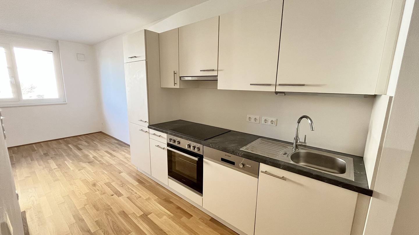 Modern 2 room apartment with loggia near Millennium City (commission-free!)