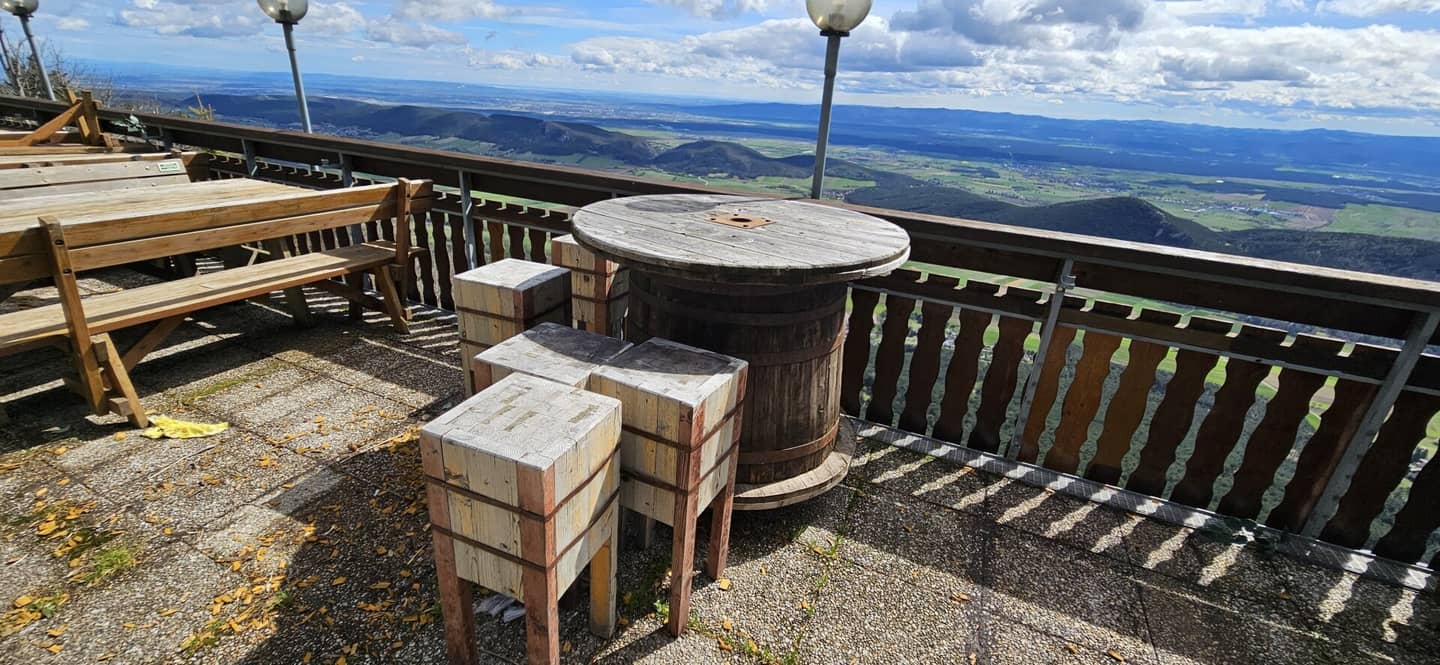 Gastronomy space with a huge terrace and spectacular distant view - top location in Naturpark Hohe Wand