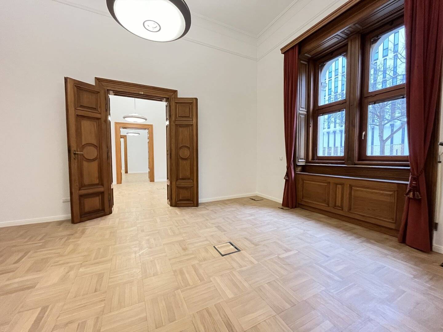 Attractive office space in Alten Börse (4 large offices)