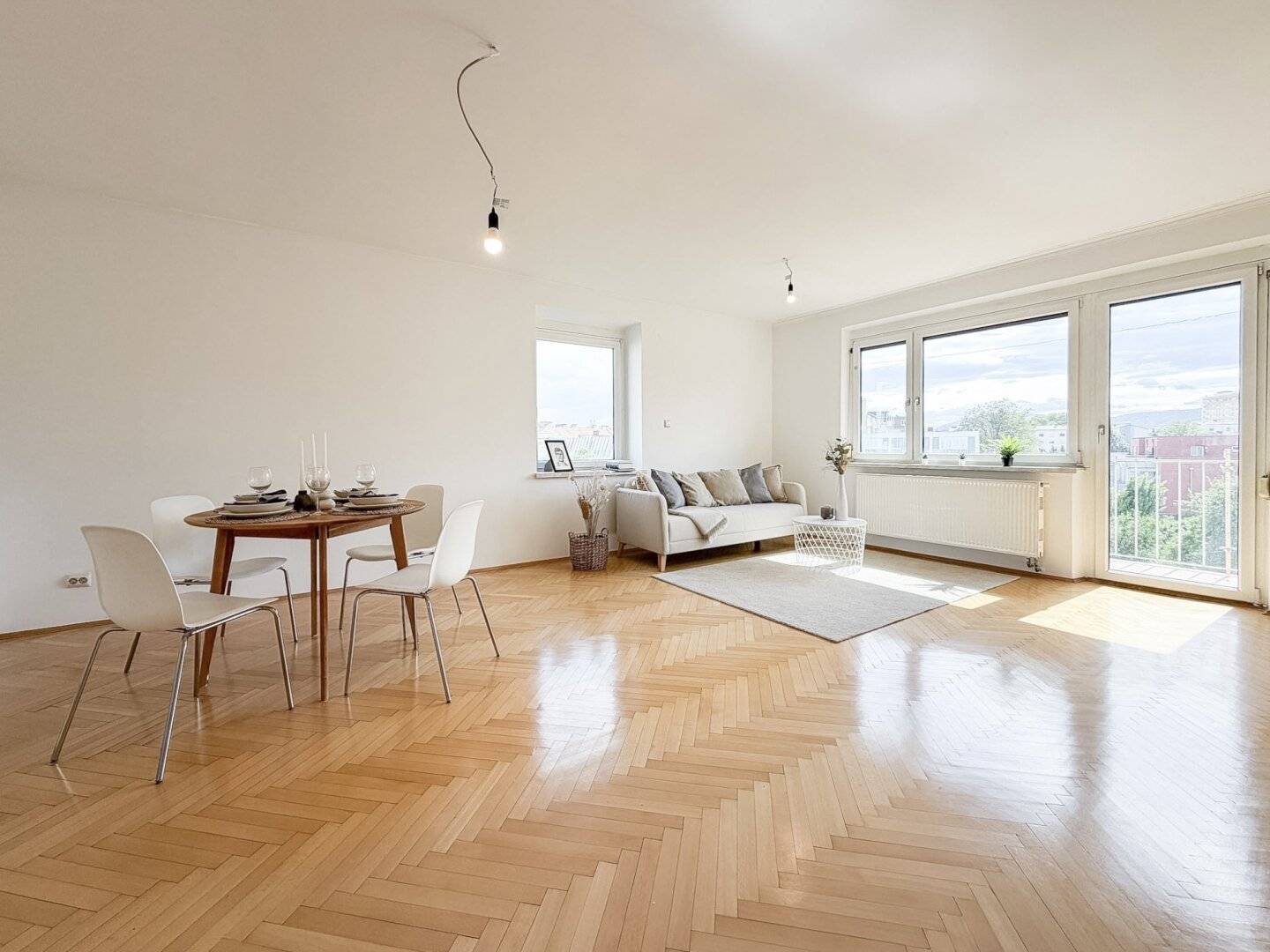 Dreamlike 3.5 room apartment with Schlossbergblick in a quiet and central residential area near the Mur and de