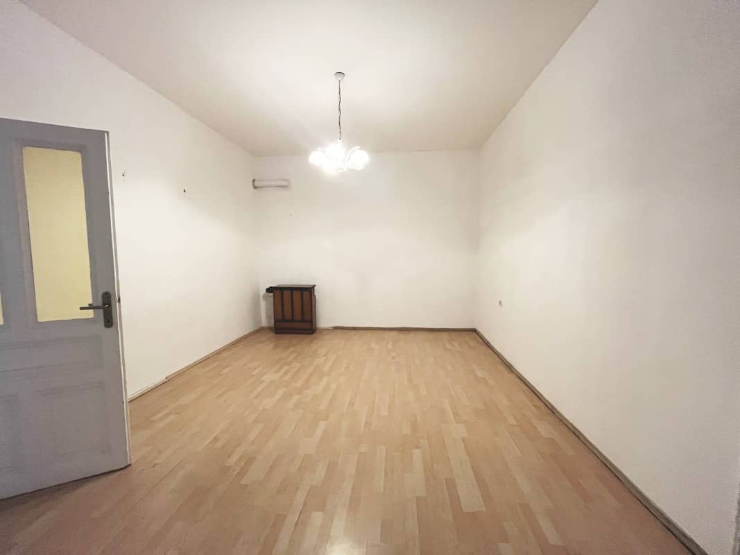 Altbauwohnung mit Innenhof nahe Stadtpark