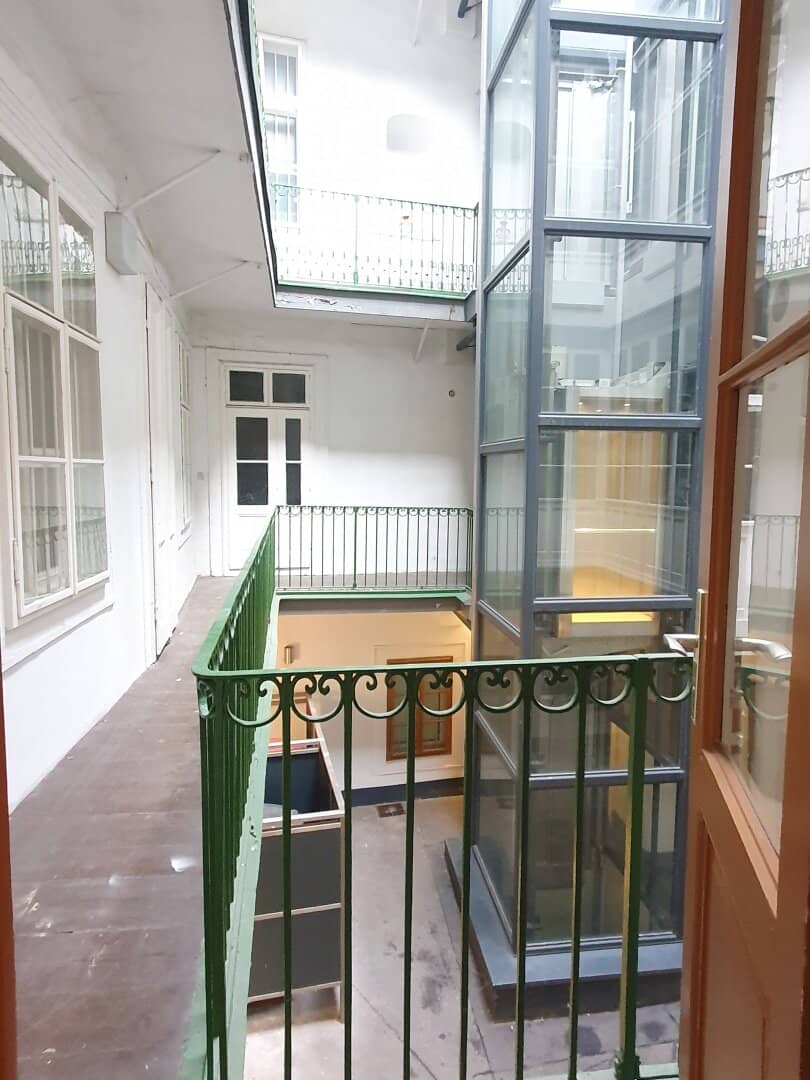 Attractive office with old building charm in Wollzeile