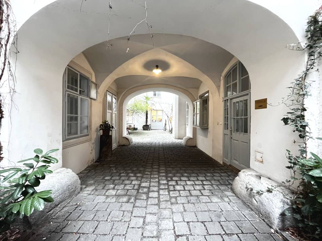 Wohnung im Altbau nahe Stadtpark Kärntnerstraße