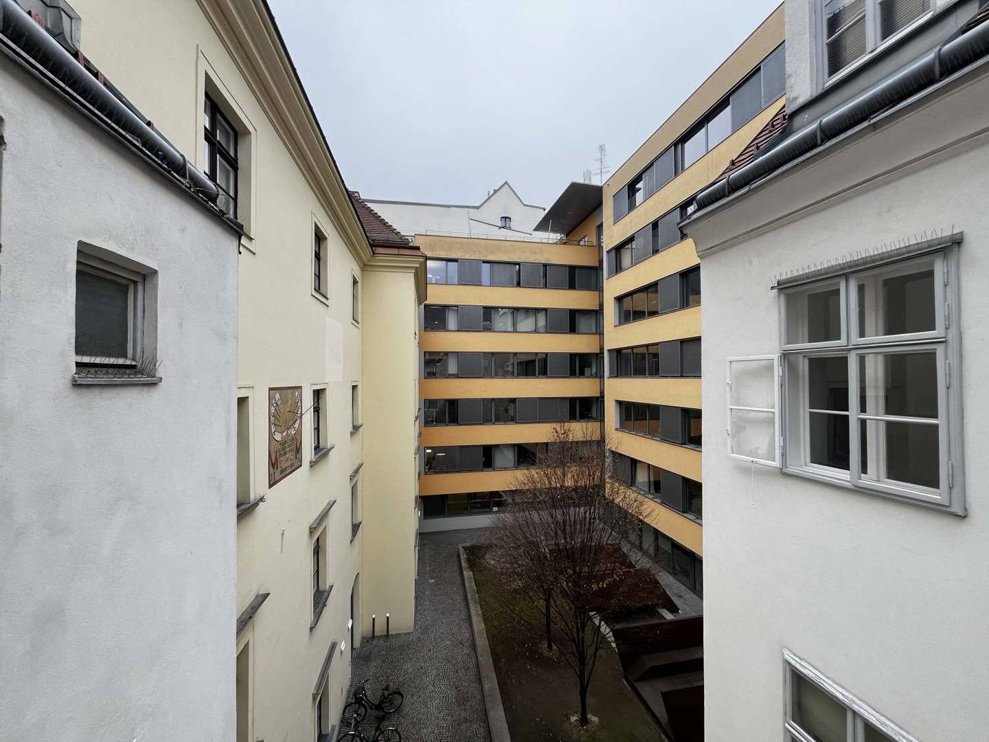 Wohnung im Altbau nahe Stadtpark Kärntnerstraße