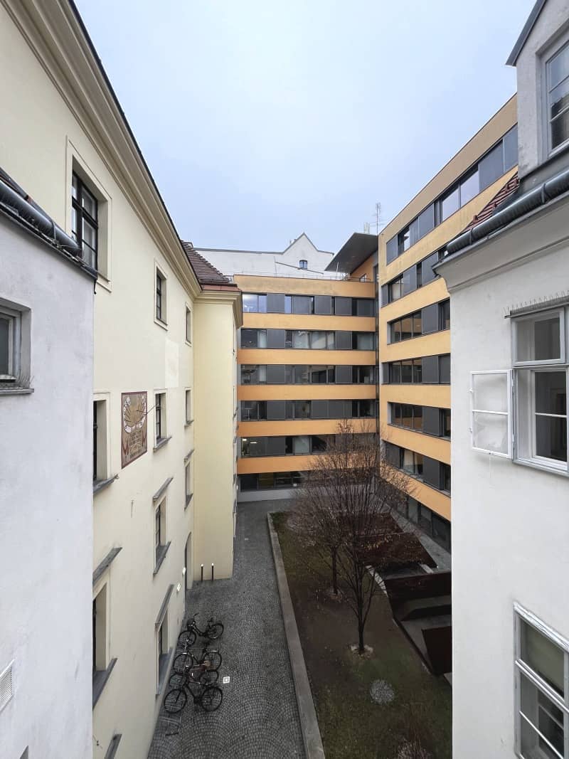 Wohnung im Altbau nahe Stadtpark Kärntnerstraße