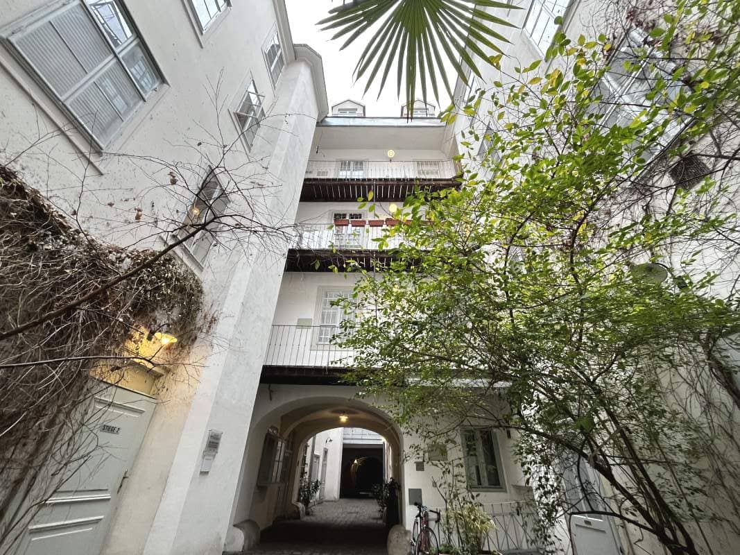 Wohnung im Altbau nahe Stadtpark Kärntnerstraße